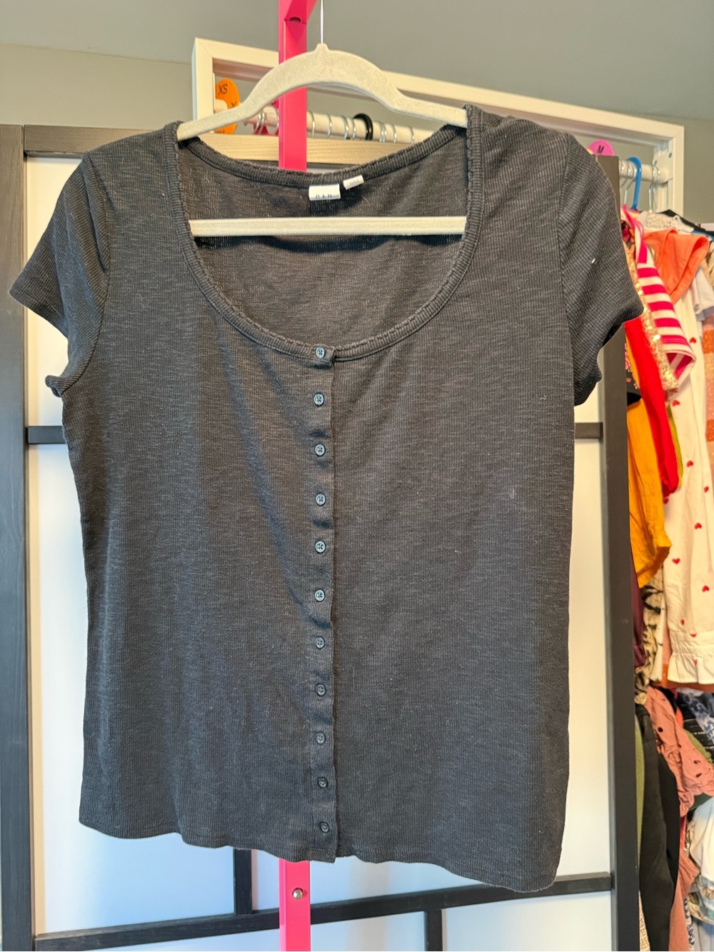 GAP Black Ribbed Henley Tee | Size Large | Preloved